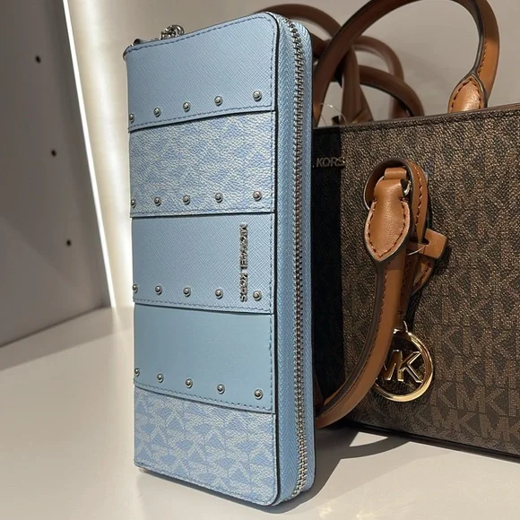 MICHAEL KORS Large Pebbled Leather Continental Wallet Phone Holder Wristlet 
NWT - Picture 4 of 16